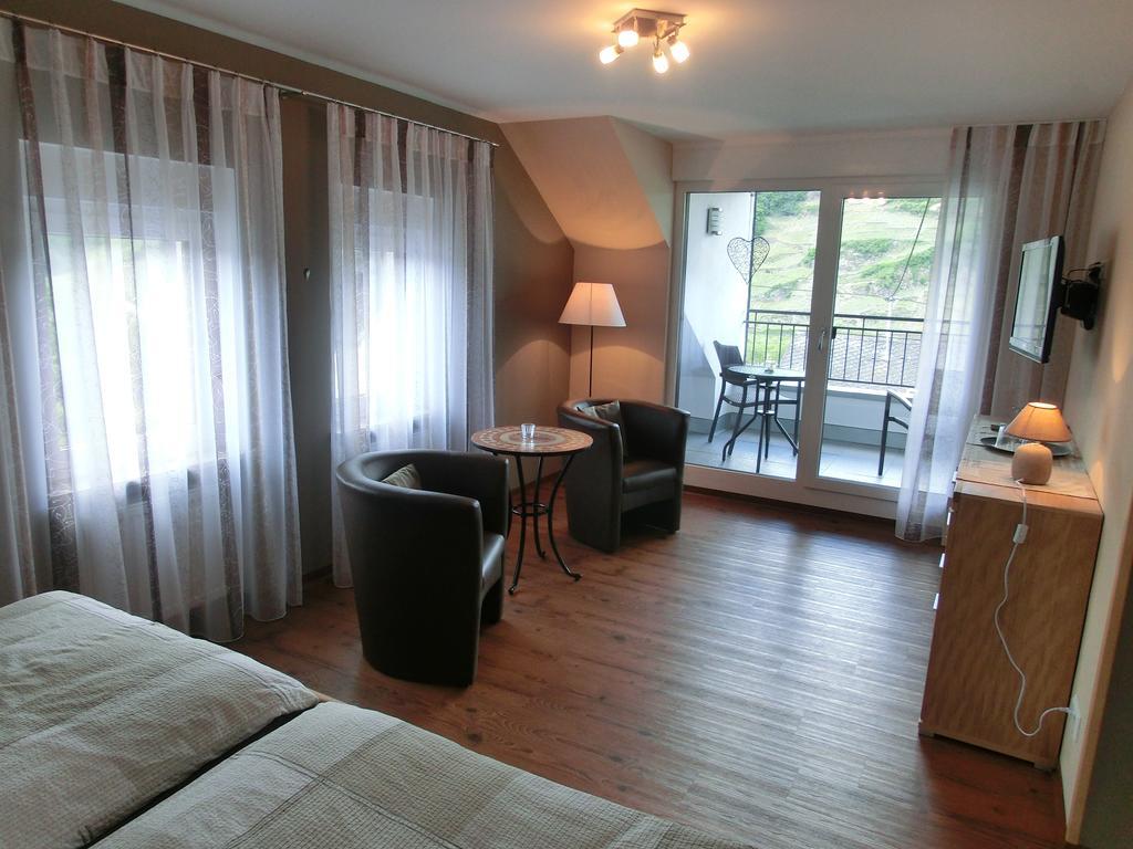Ferienweingut Hirschen Schulstrasse Bed and Breakfast Burg  Kamer foto