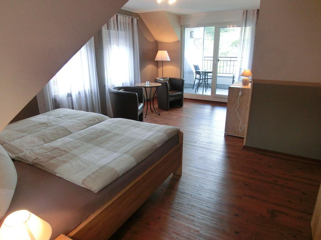 Ferienweingut Hirschen Schulstrasse Bed and Breakfast Burg  Kamer foto