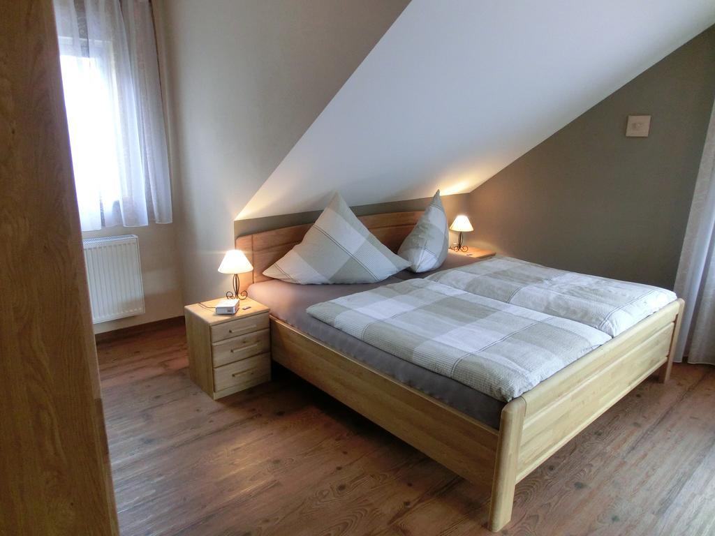 Ferienweingut Hirschen Schulstrasse Bed and Breakfast Burg  Kamer foto