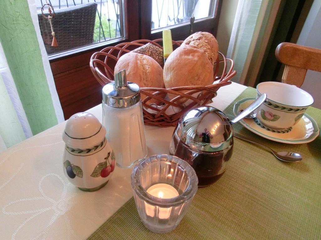 Ferienweingut Hirschen Schulstrasse Bed and Breakfast Burg  Kamer foto