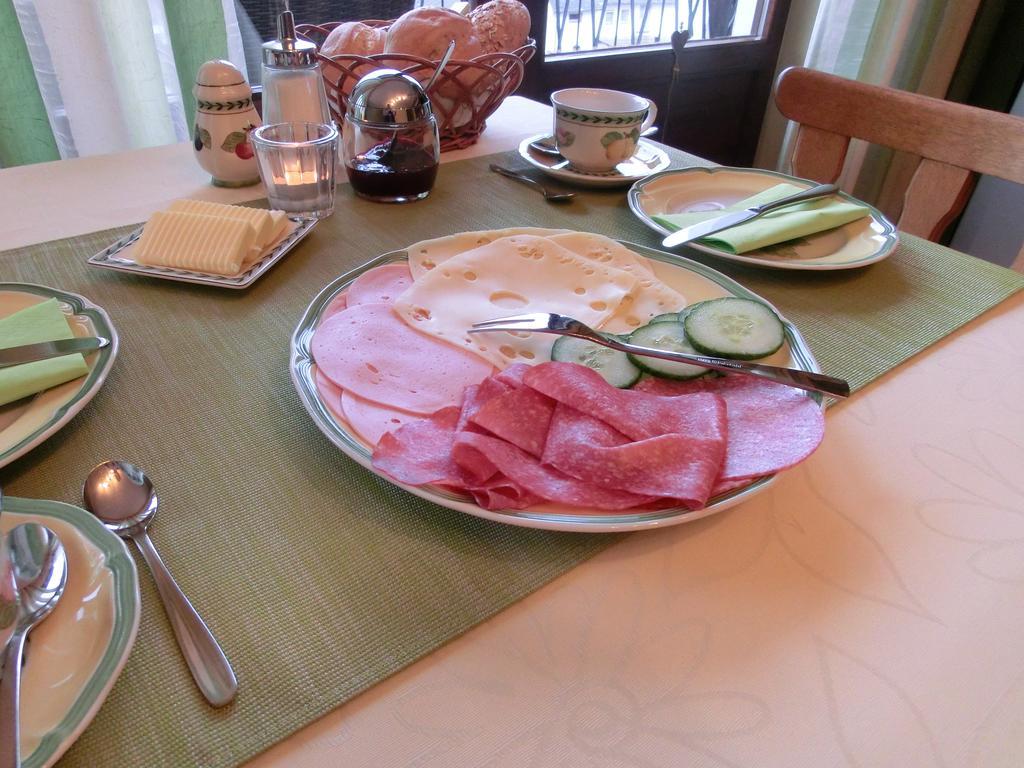 Ferienweingut Hirschen Schulstrasse Bed and Breakfast Burg  Kamer foto