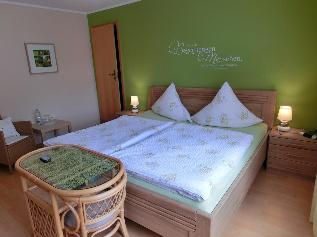 Ferienweingut Hirschen Schulstrasse Bed and Breakfast Burg  Kamer foto