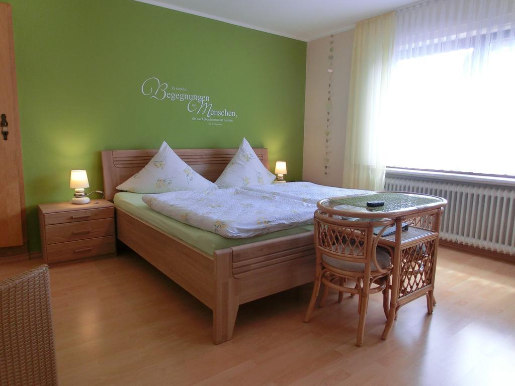 Ferienweingut Hirschen Schulstrasse Bed and Breakfast Burg  Kamer foto